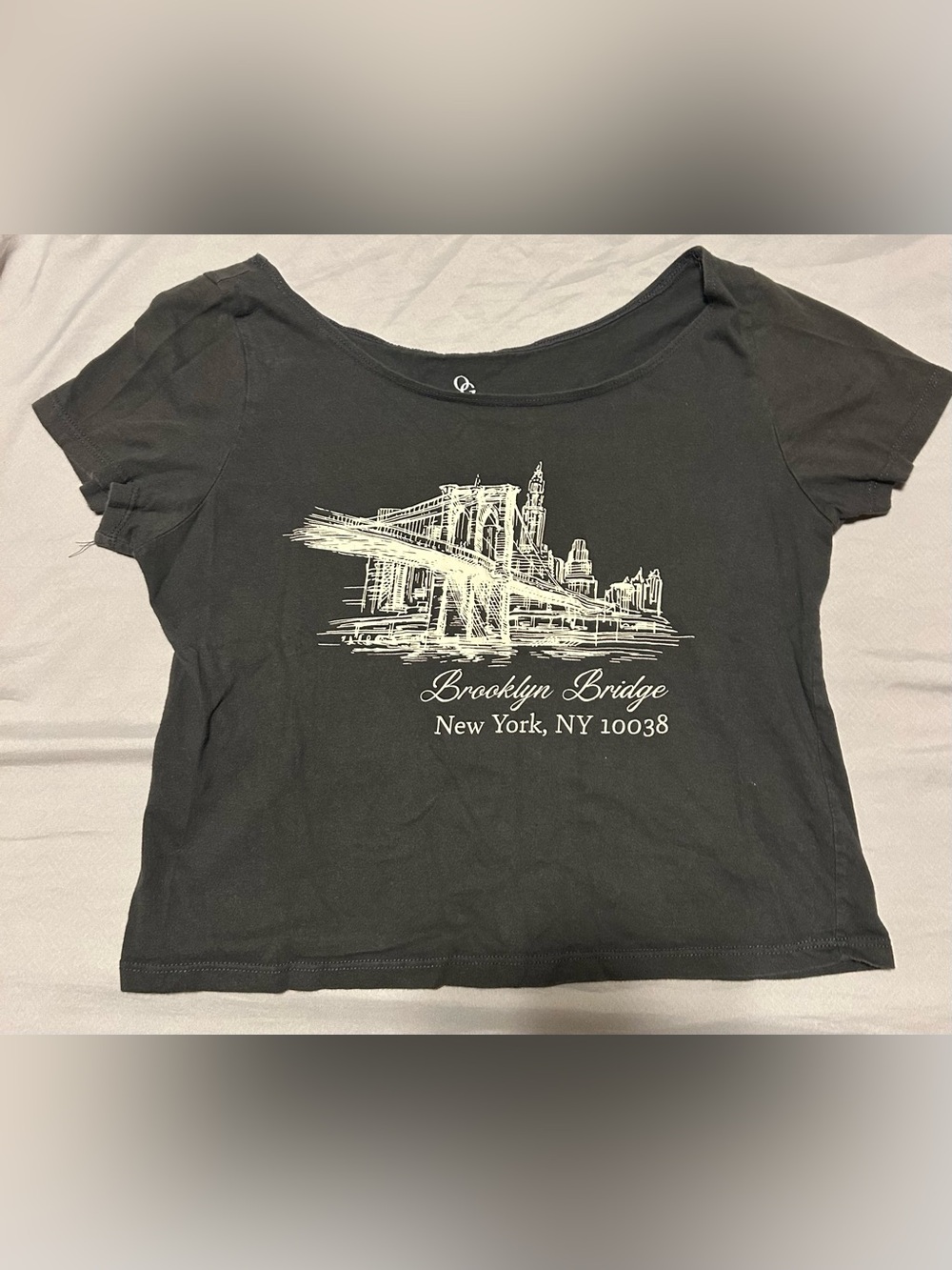 Organic generation crop Brooklyn Bridge Graphic Tee - size m